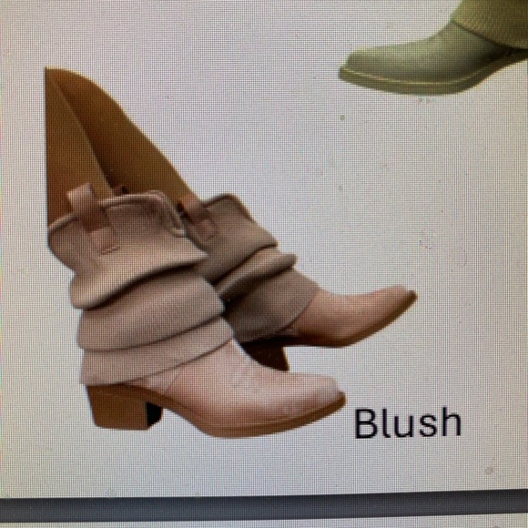 🍁Fall/ Autumn Sale🍁Darling Slouchy Mini🤠 Cowboy Boots Blush/Pink NIB - Picture 1 of 15